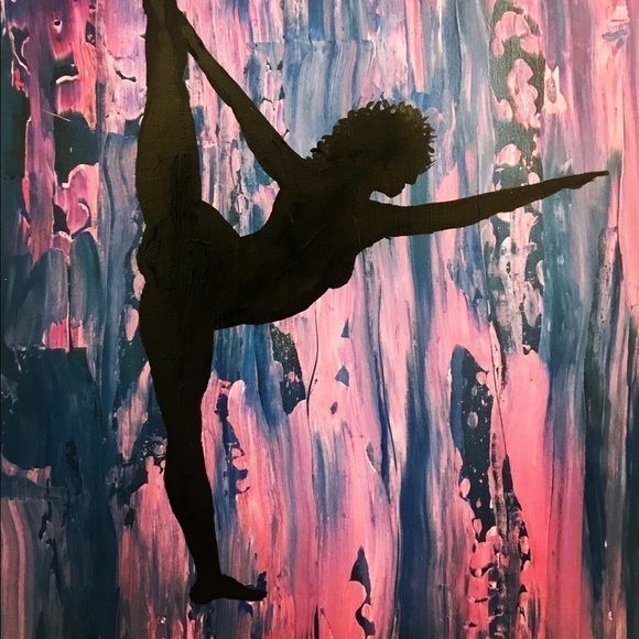 YOGA girl in pink - Picture 1 of 1
